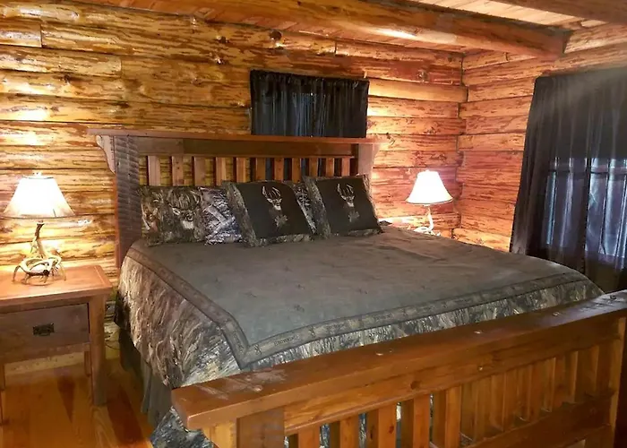 Charming Log Getaway With Private Hot Tub Near Decatur, Illinois Сasa de vacaciones *