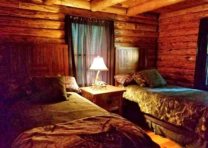 Charming Log Getaway With Private Hot Tub Near Decatur, Illinois Decatur